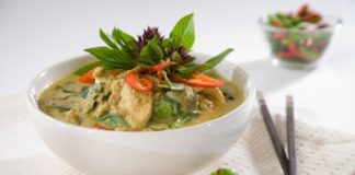 Authentic Thai Green Curry Recipe (แกงเขียวหวาน) by My Mother-In-Law