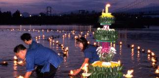 Thai man drowned while collecting coins from krathong water lanterns