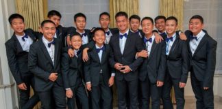 Thai cave boys reunited with divers at Pride of Britain Awards
