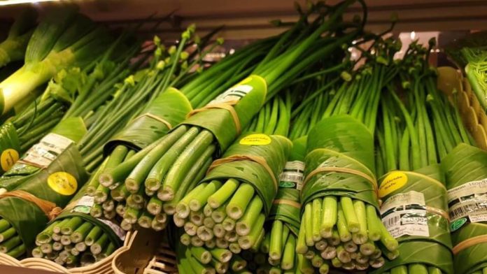 banana leaf wrapping