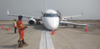 Pilot in Myanmar lands plane without front wheels
