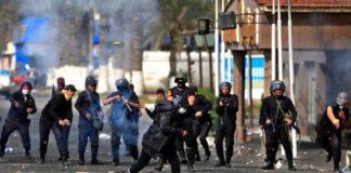 Demonstrators clash with Egyptian security forces in rare anti-Sisi protests