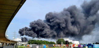 Chemical park explosion sends huge black clouds over German city